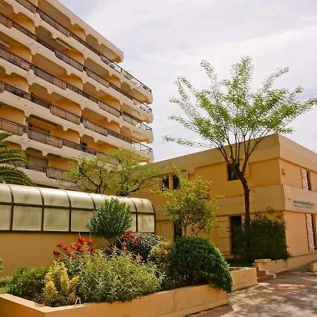 Studio Acapulco-3 *